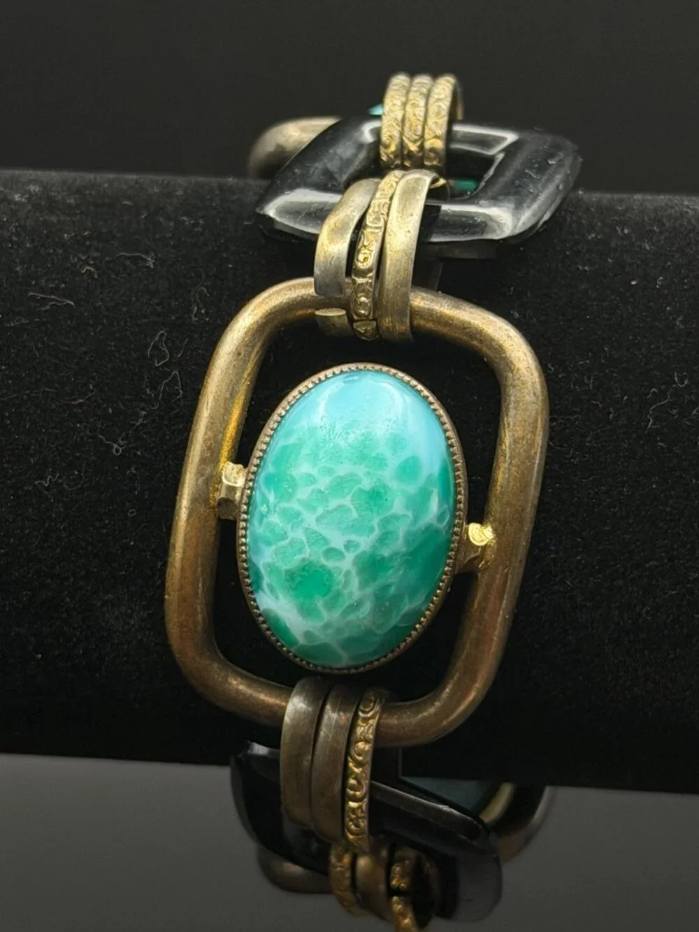 VTG BOHO Victorian Revival brass link bracelet green lucite moon glow stones 8